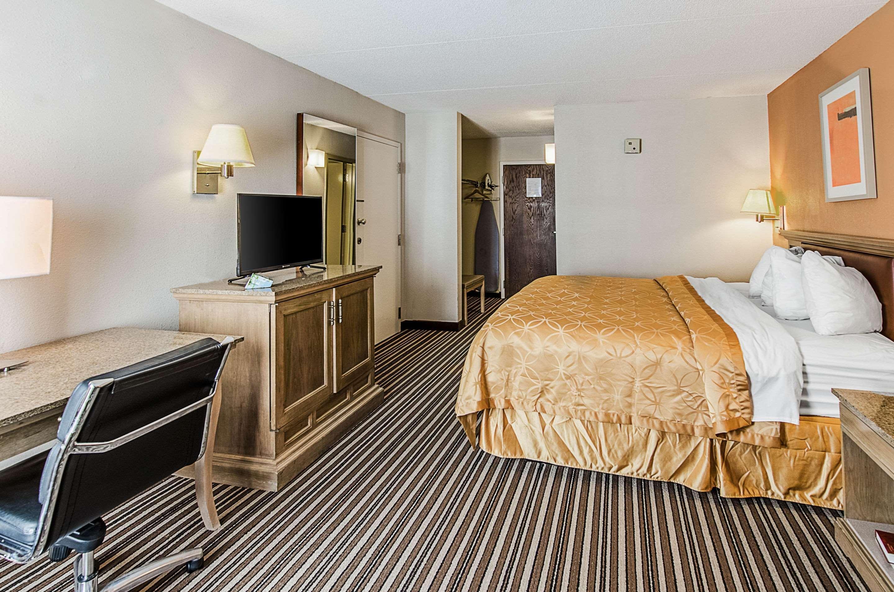 Norton Econo Lodge Inn & Suites מראה חיצוני תמונה