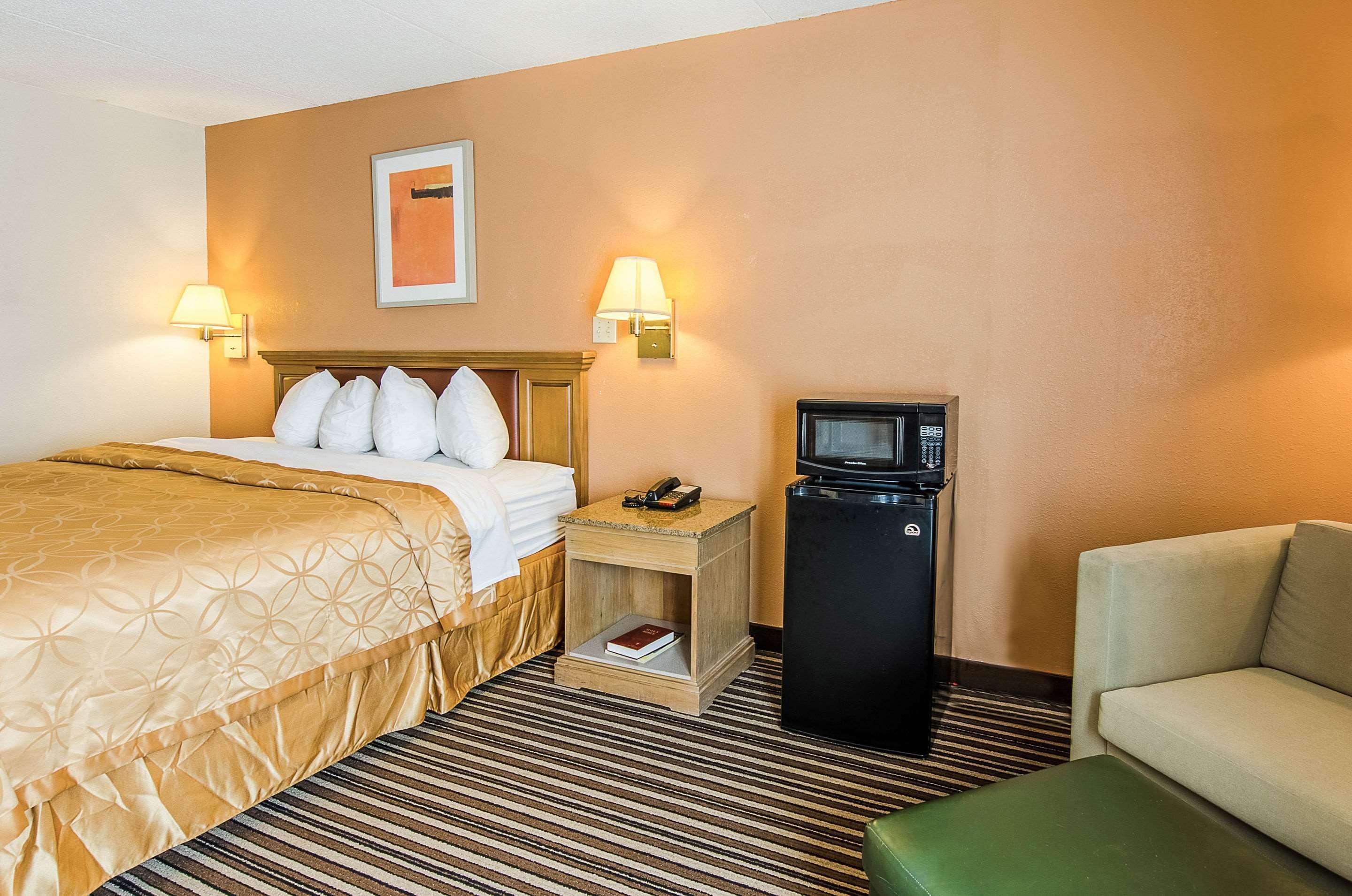 Norton Econo Lodge Inn & Suites מראה חיצוני תמונה