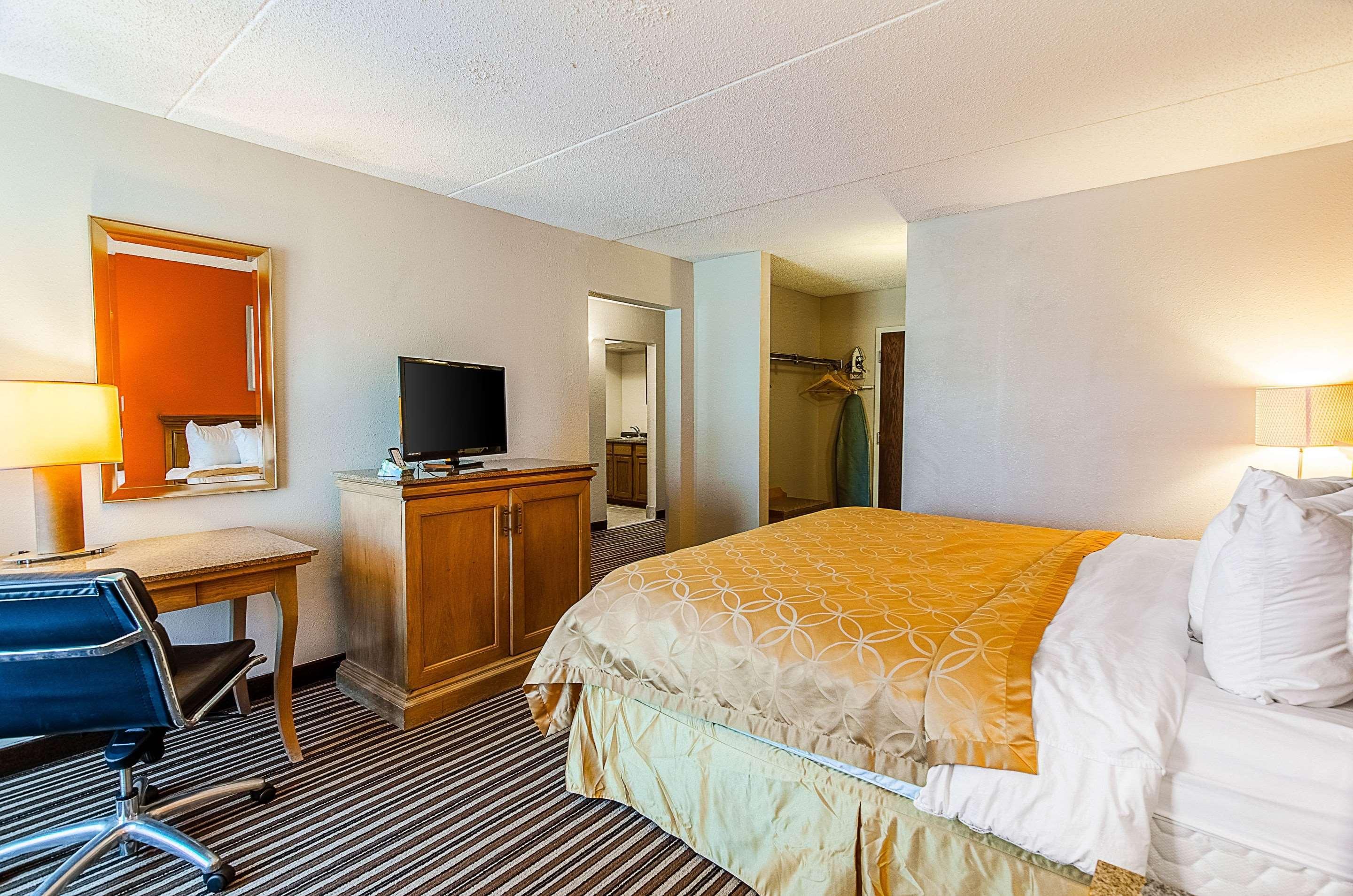 Norton Econo Lodge Inn & Suites מראה חיצוני תמונה