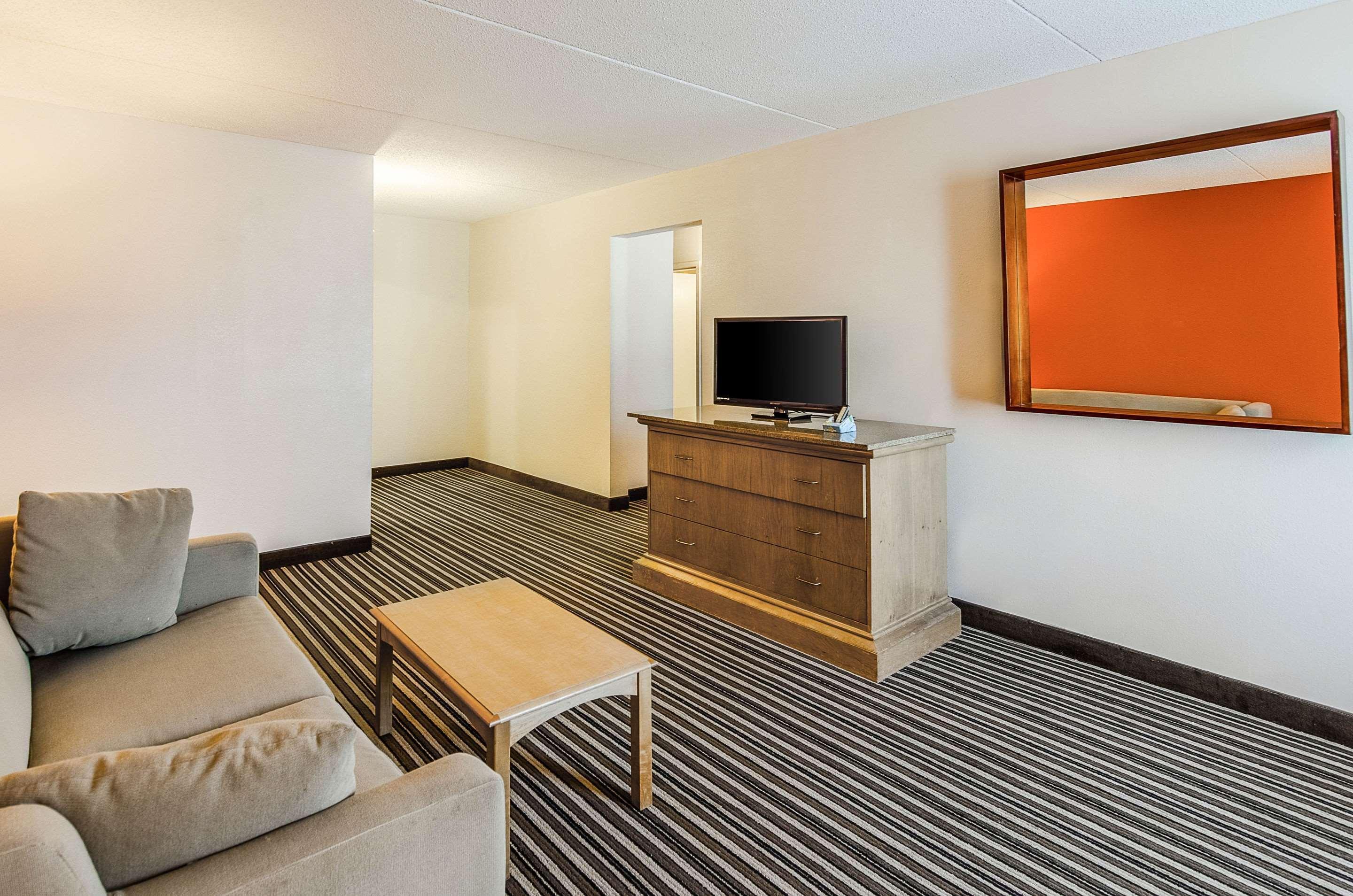 Norton Econo Lodge Inn & Suites מראה חיצוני תמונה