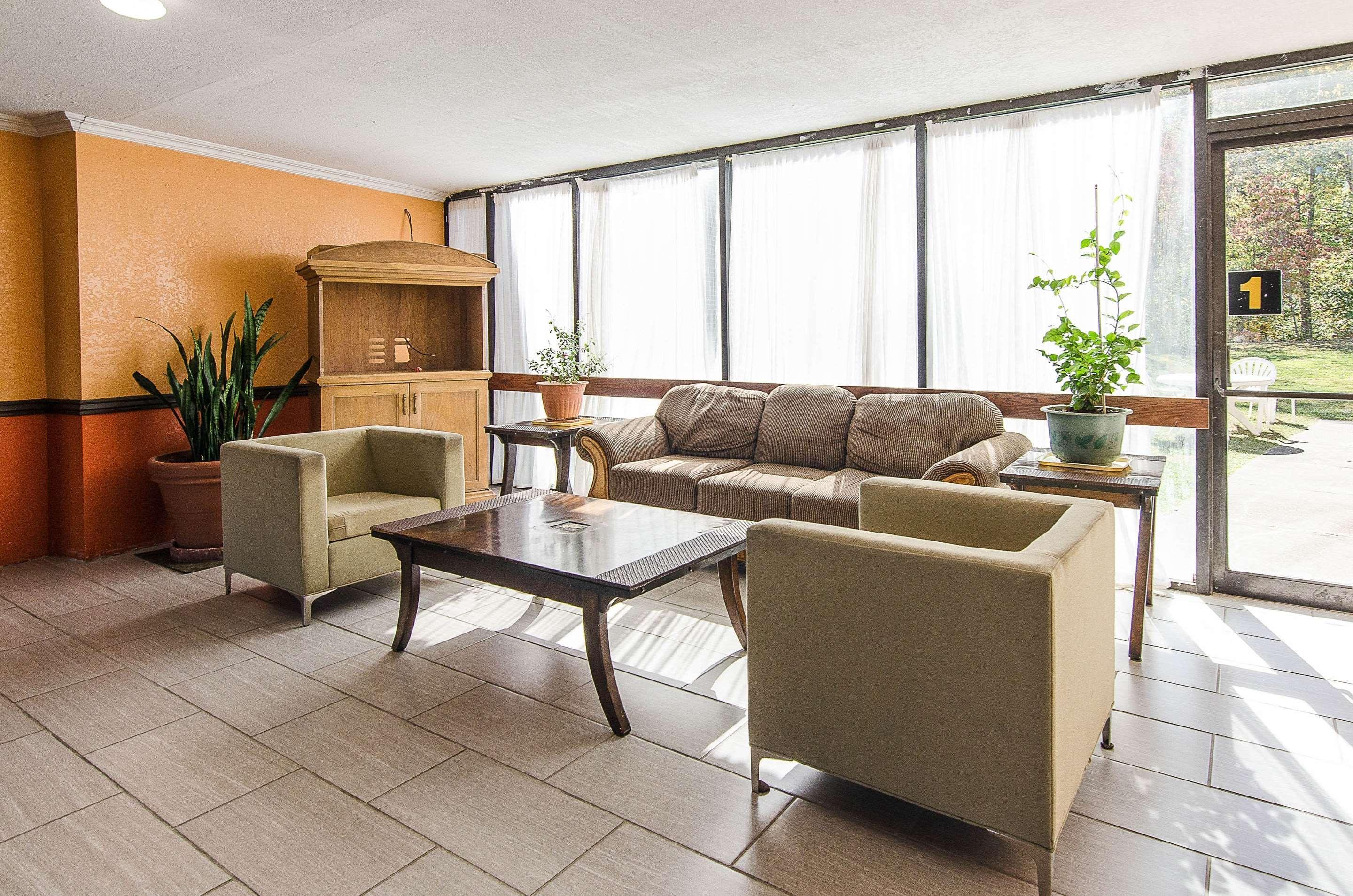 Norton Econo Lodge Inn & Suites מראה חיצוני תמונה