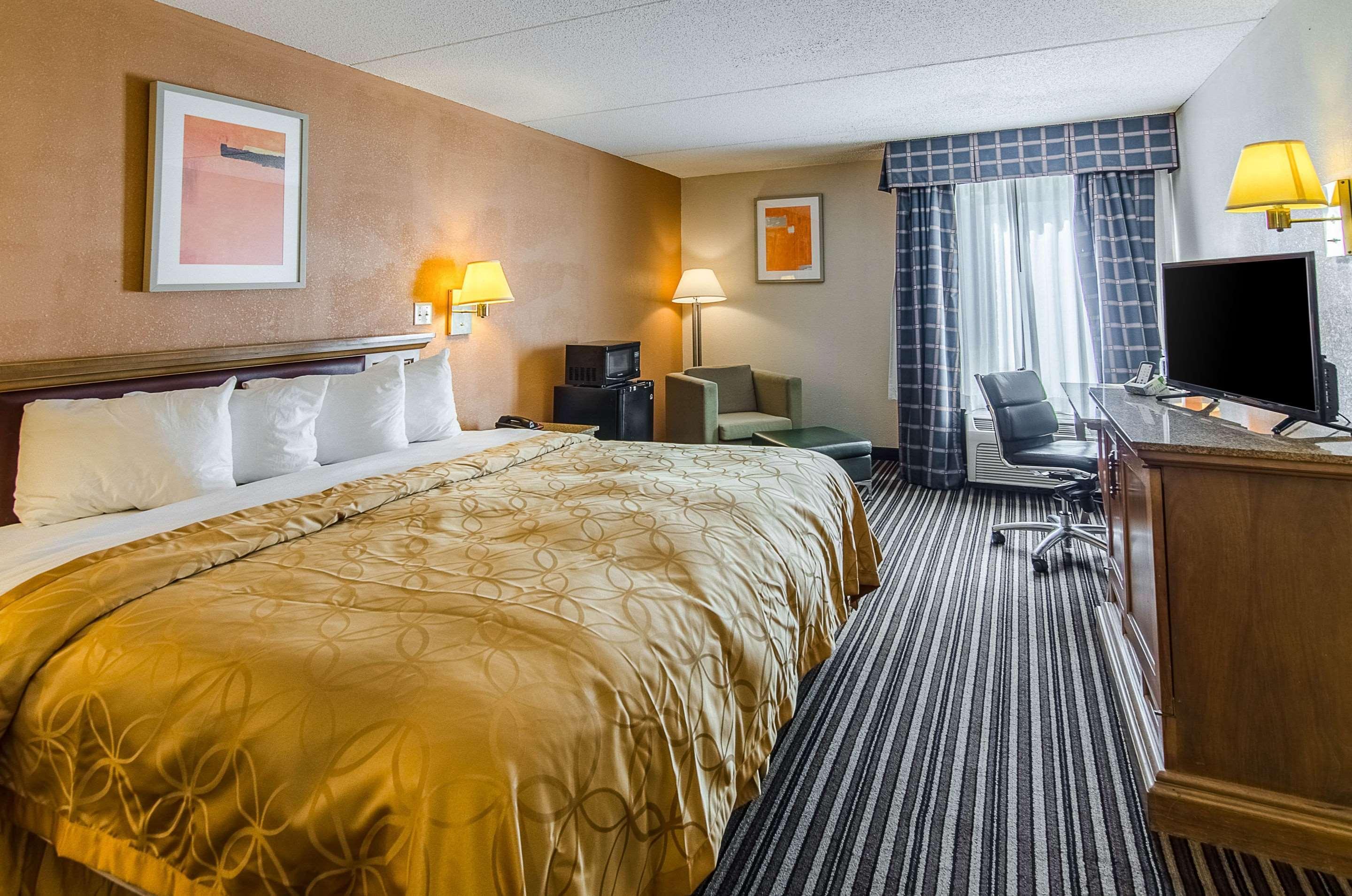 Norton Econo Lodge Inn & Suites מראה חיצוני תמונה