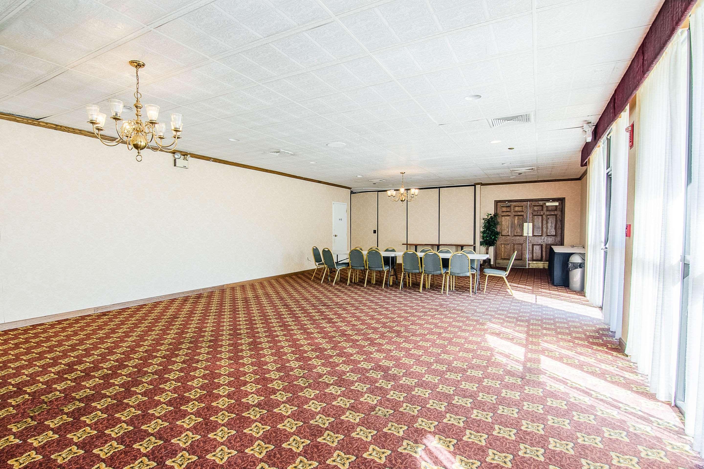 Norton Econo Lodge Inn & Suites מראה חיצוני תמונה