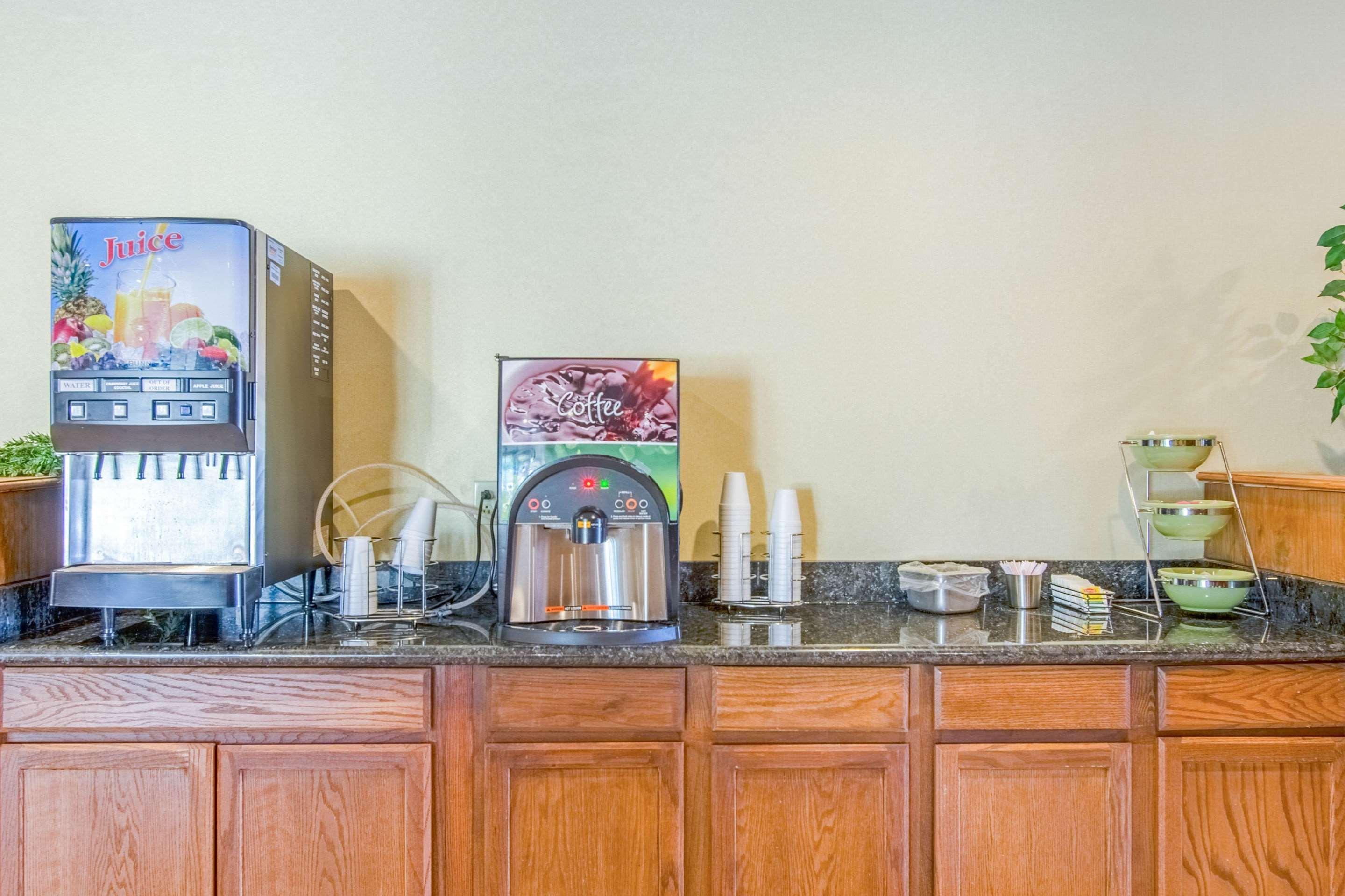 Norton Econo Lodge Inn & Suites מראה חיצוני תמונה