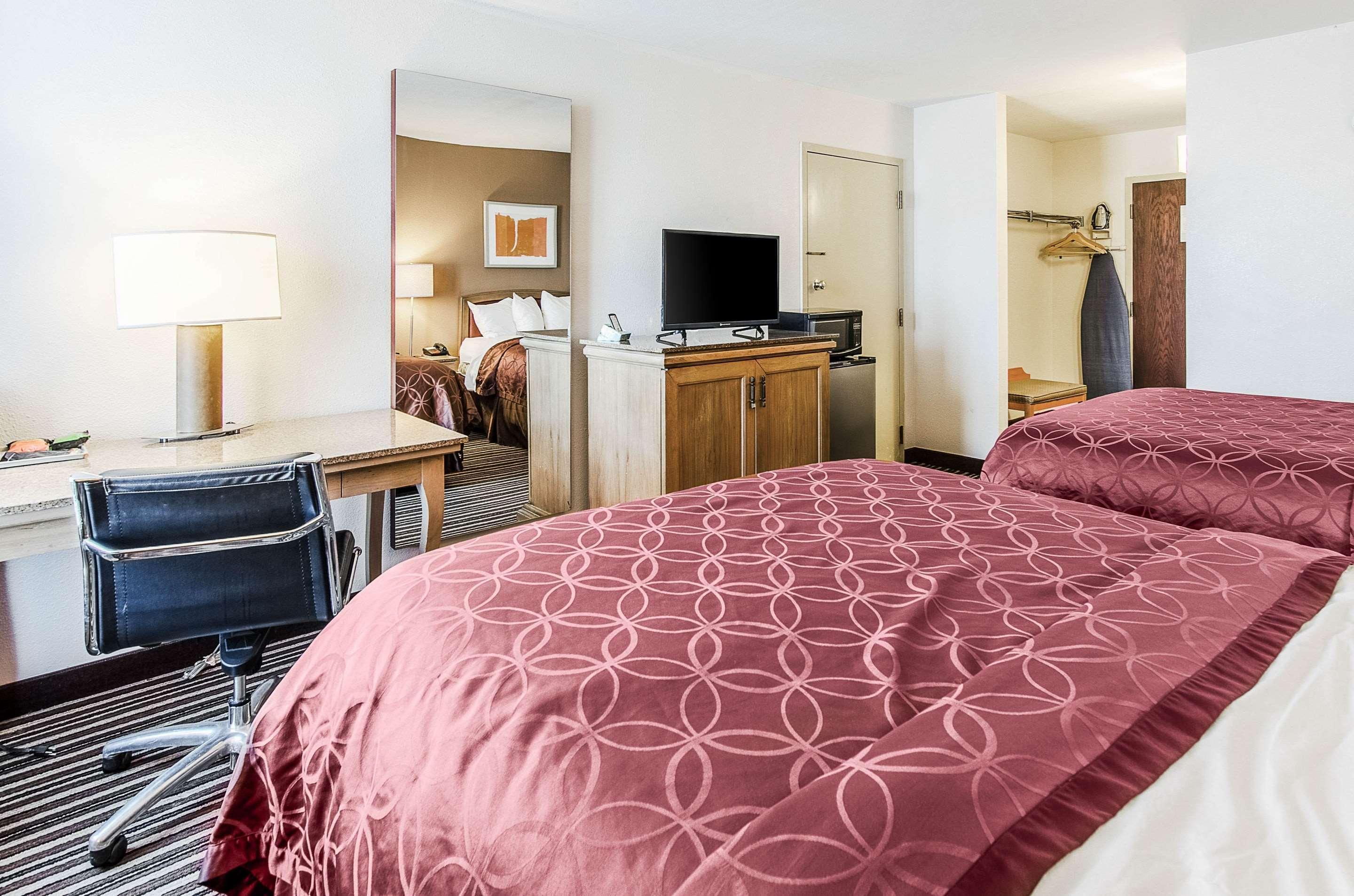 Norton Econo Lodge Inn & Suites מראה חיצוני תמונה