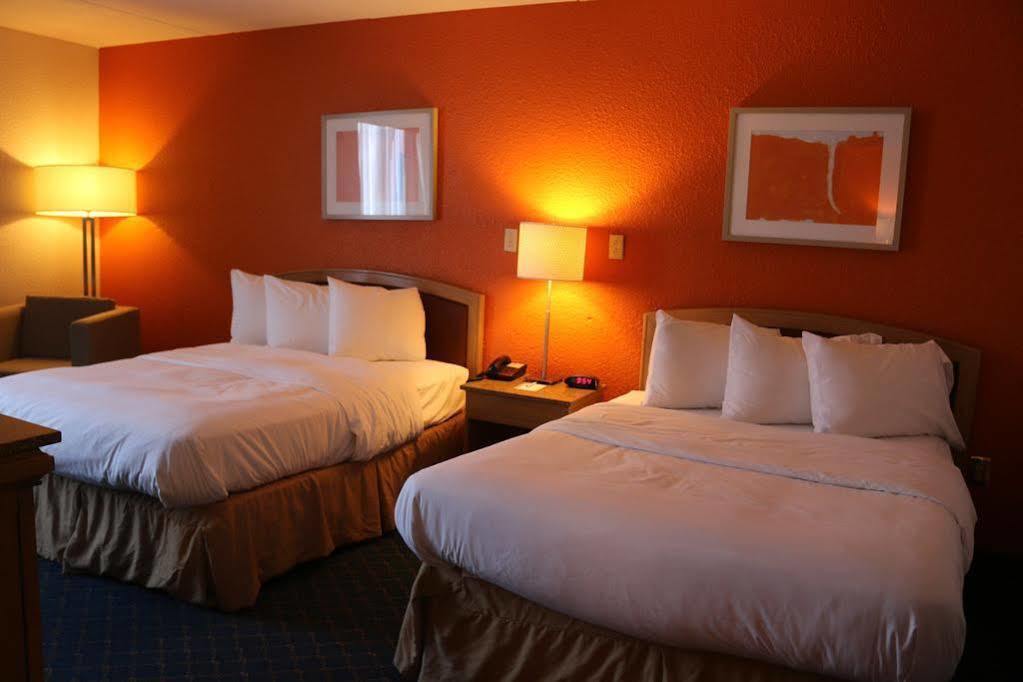 Norton Econo Lodge Inn & Suites מראה חיצוני תמונה