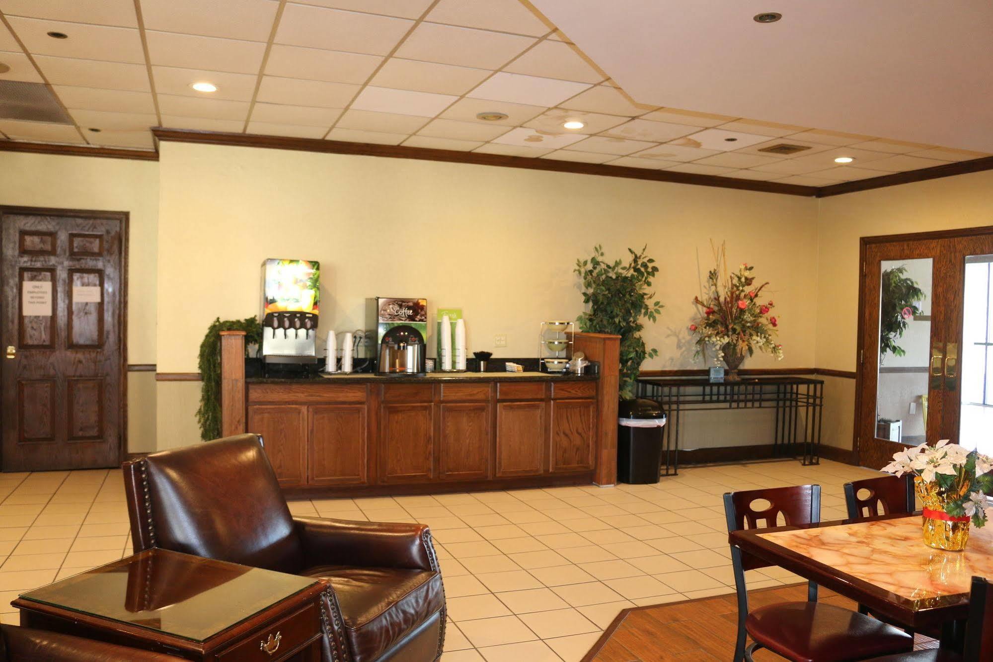 Norton Econo Lodge Inn & Suites מראה חיצוני תמונה