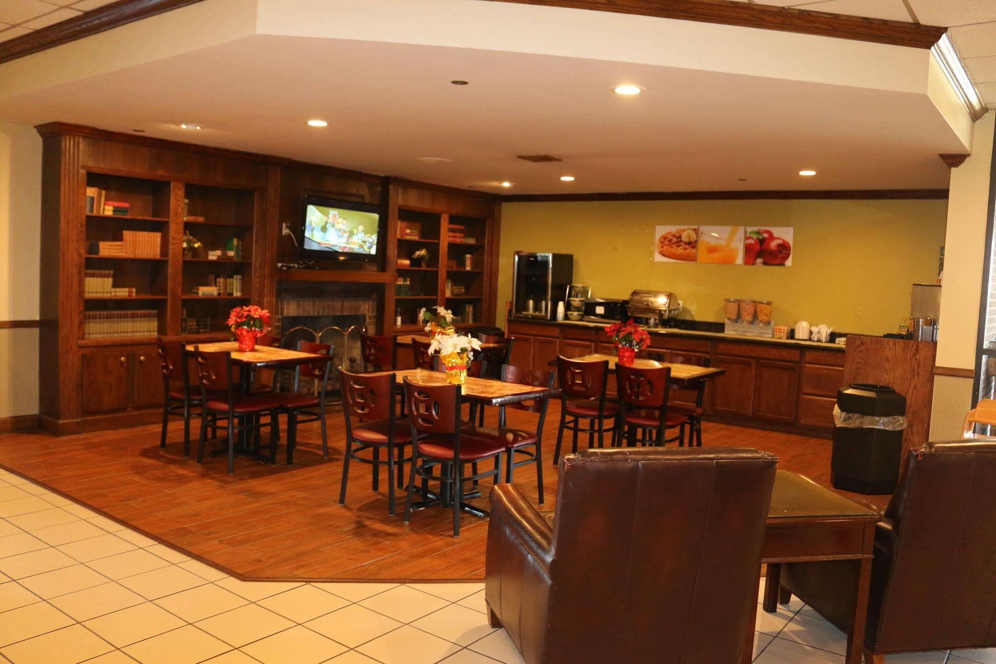 Norton Econo Lodge Inn & Suites מראה חיצוני תמונה