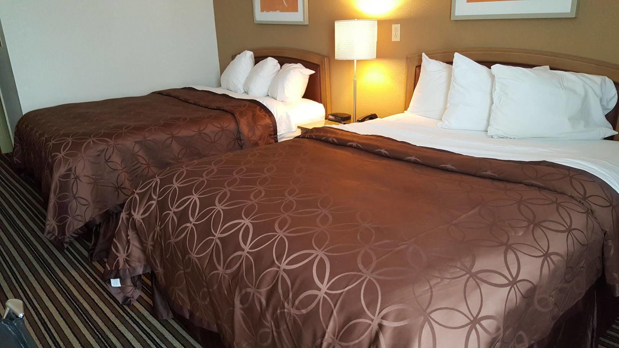 Norton Econo Lodge Inn & Suites מראה חיצוני תמונה