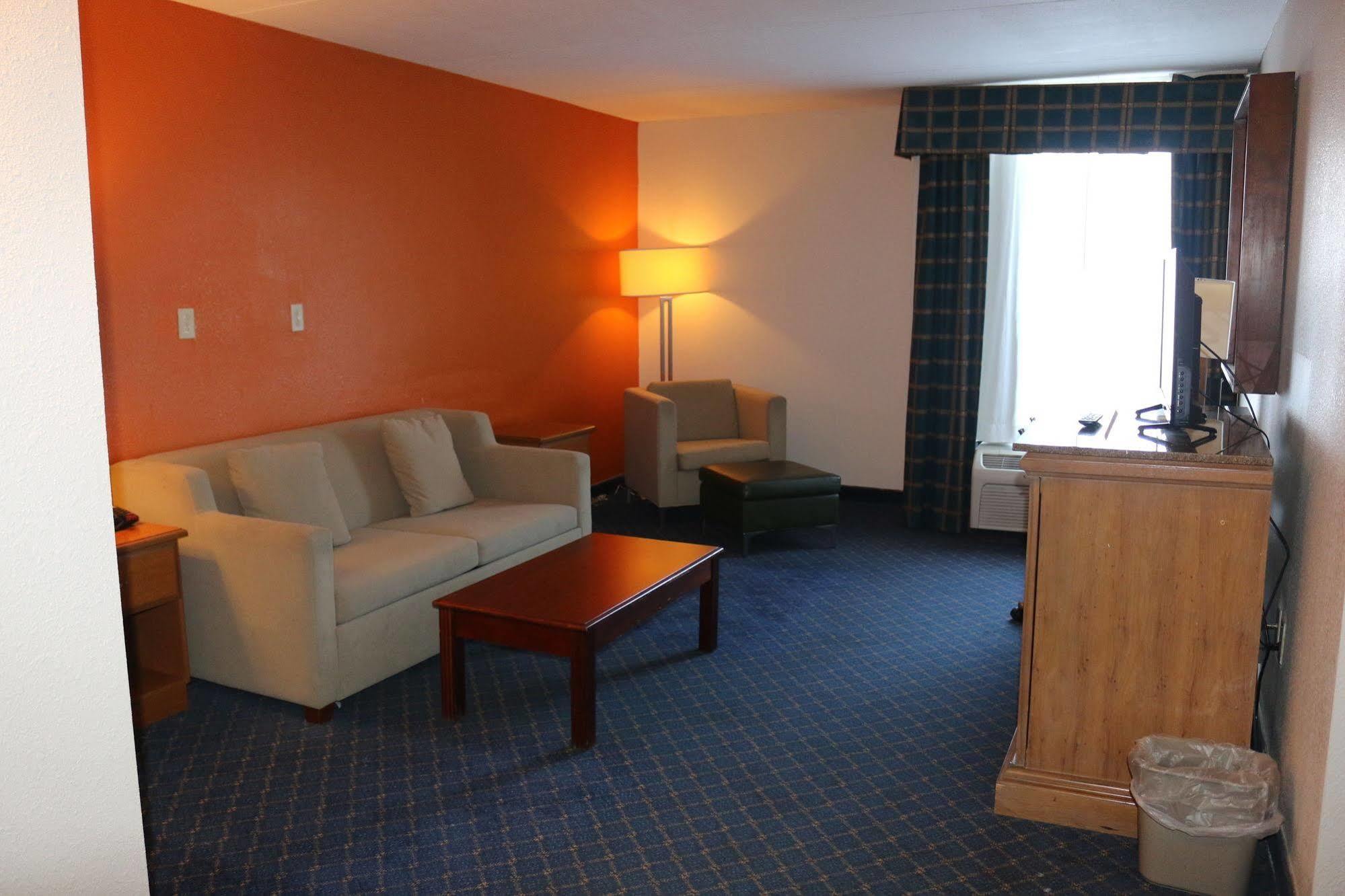 Norton Econo Lodge Inn & Suites מראה חיצוני תמונה