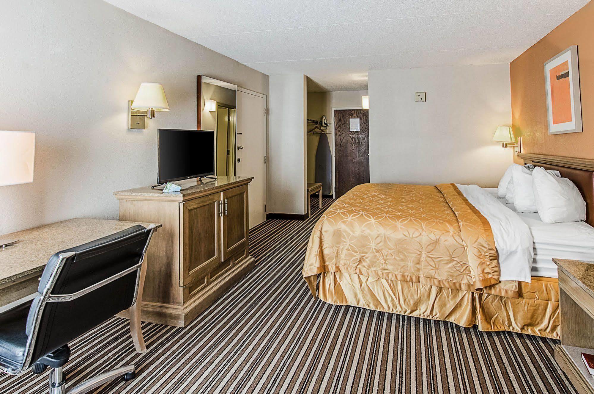 Norton Econo Lodge Inn & Suites מראה חיצוני תמונה