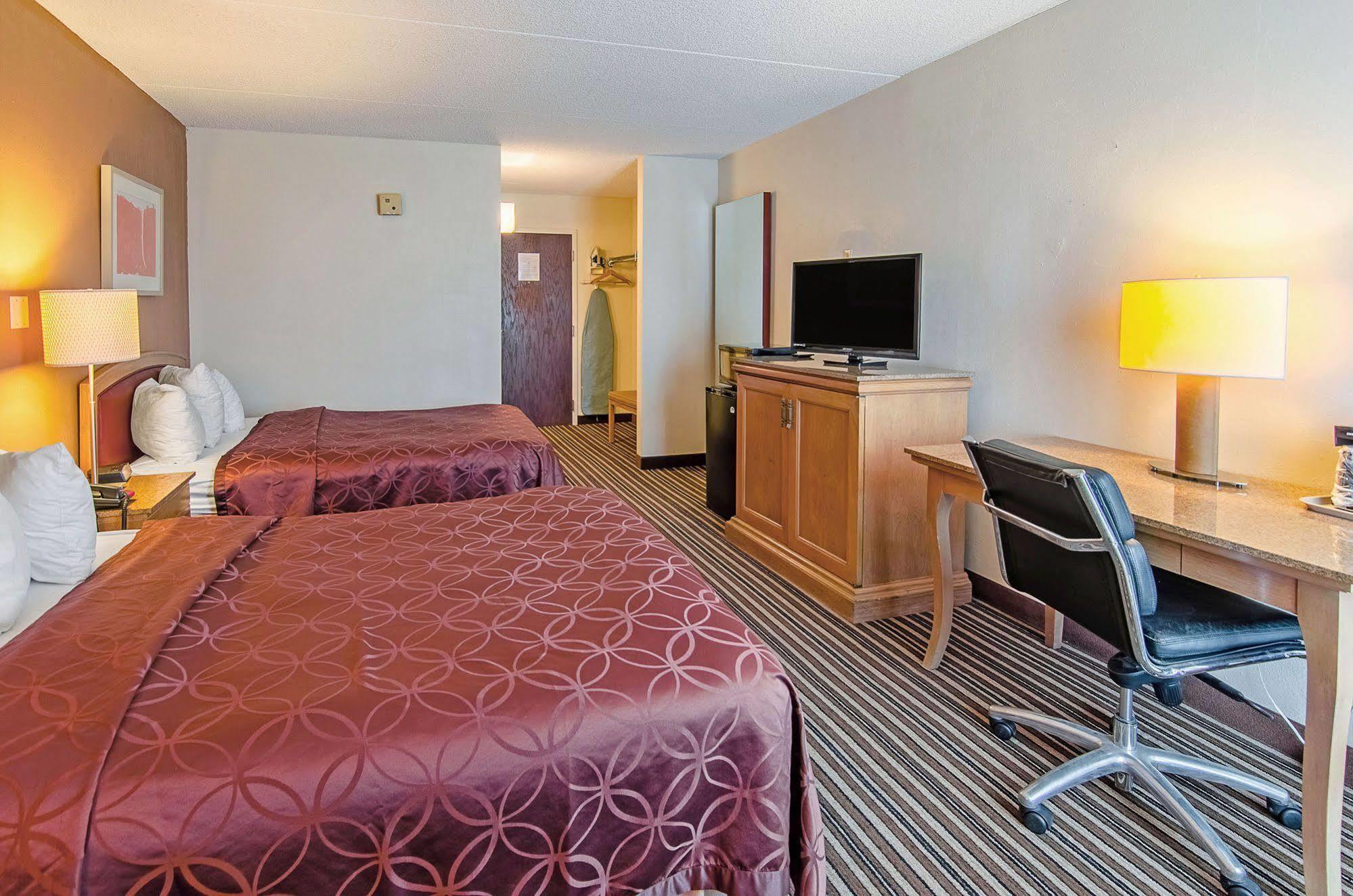 Norton Econo Lodge Inn & Suites מראה חיצוני תמונה