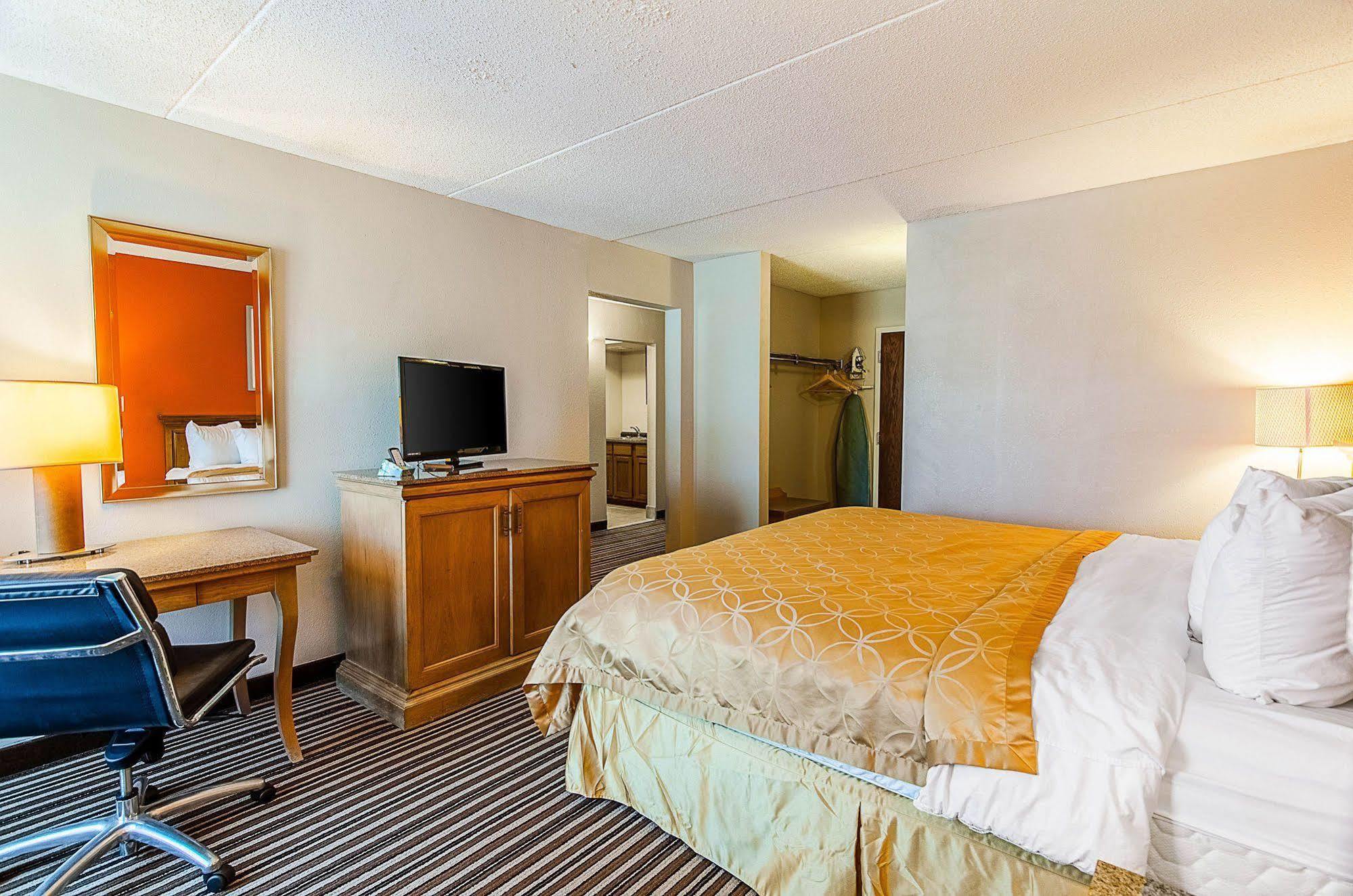 Norton Econo Lodge Inn & Suites מראה חיצוני תמונה