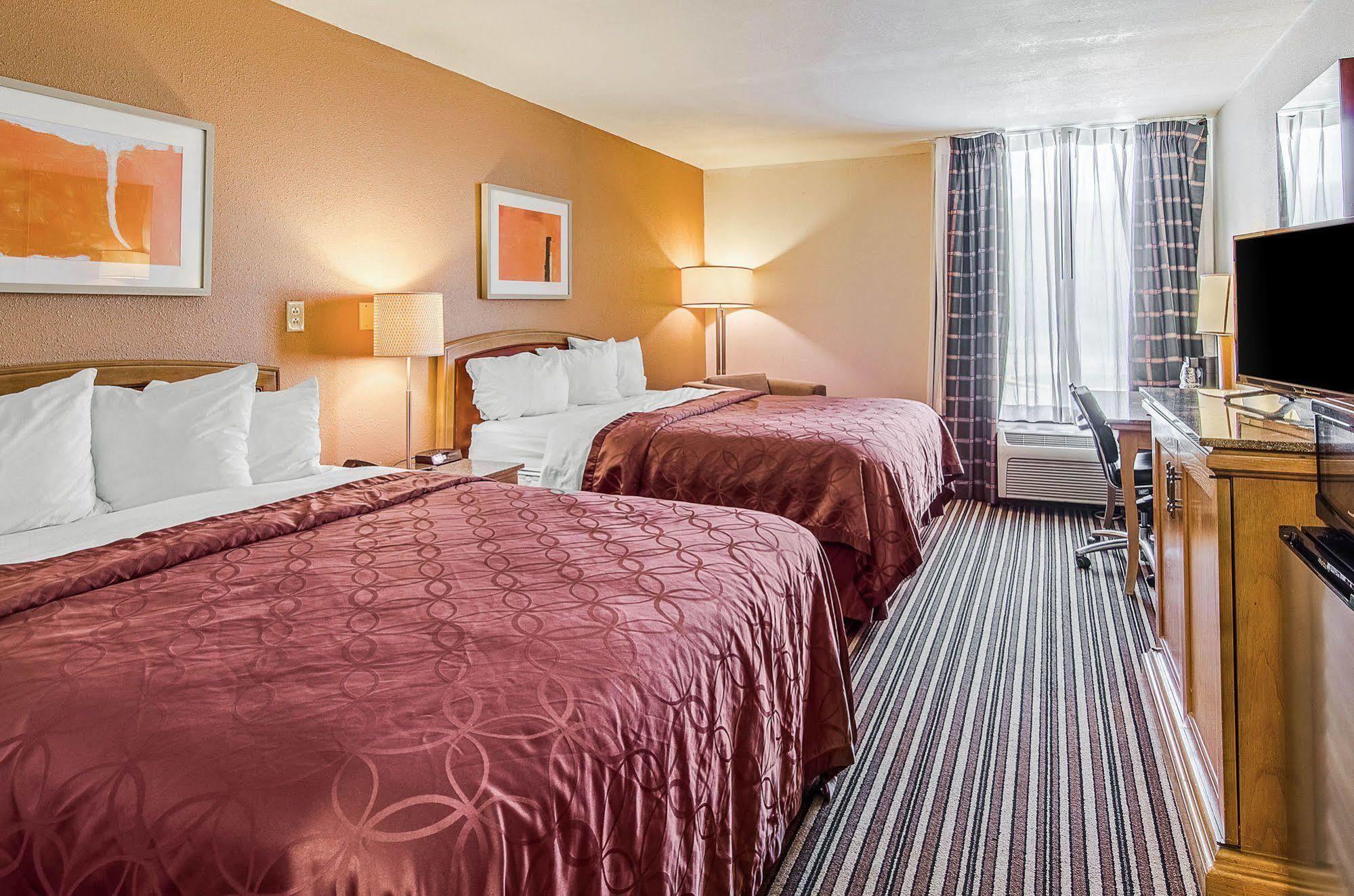 Norton Econo Lodge Inn & Suites מראה חיצוני תמונה