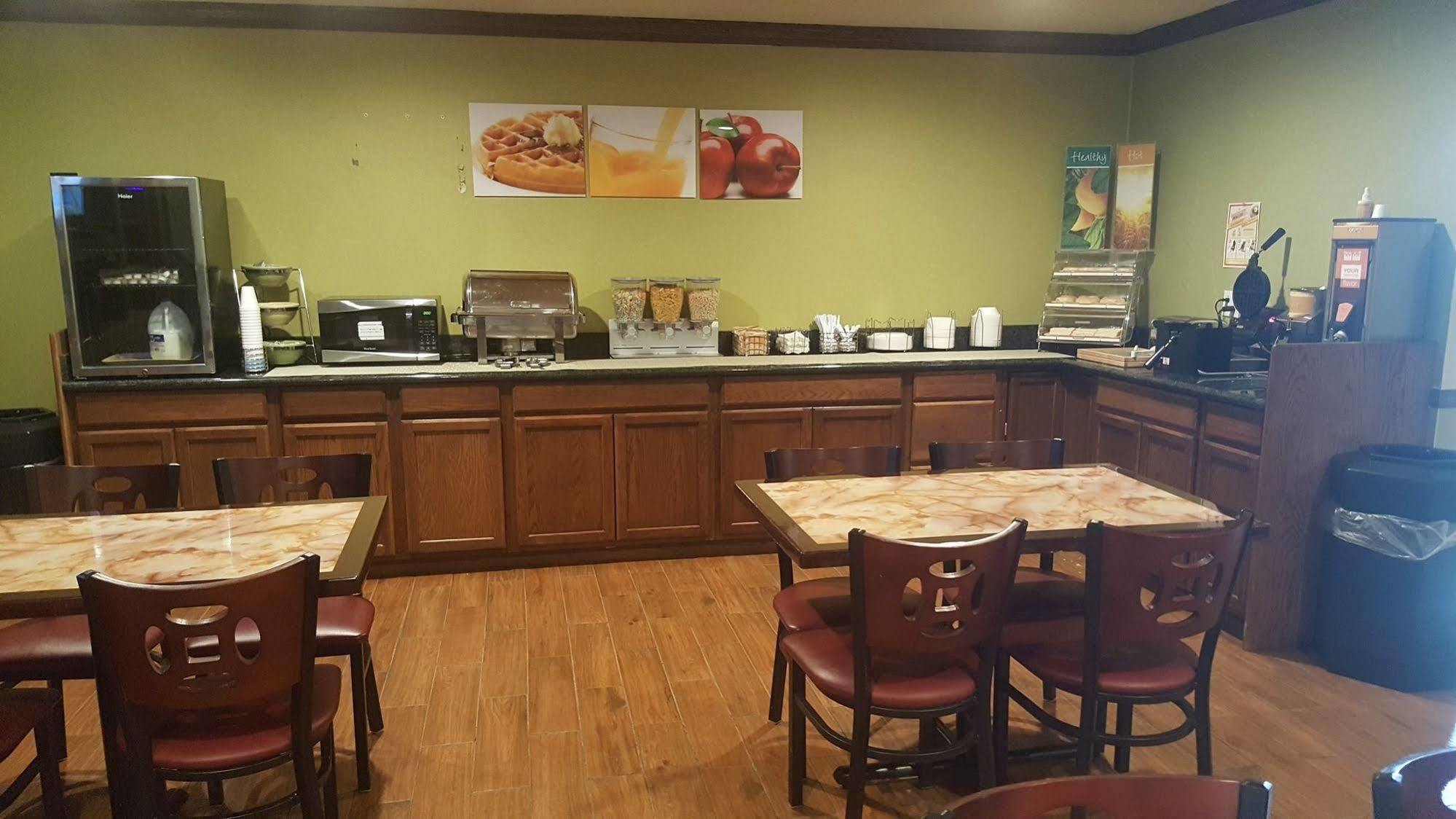 Norton Econo Lodge Inn & Suites מראה חיצוני תמונה